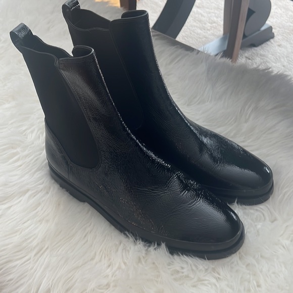 Vince - Picture 5 of 7